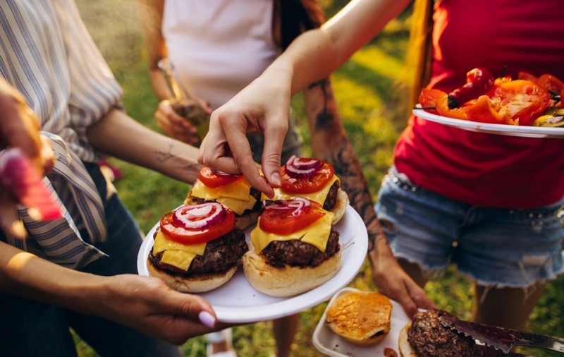 Cum să faci cei mai delicioşi burgeri acasă