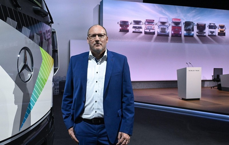 Un manager de top al companiei germane Daimler a murit după o înțepătură de viespe
