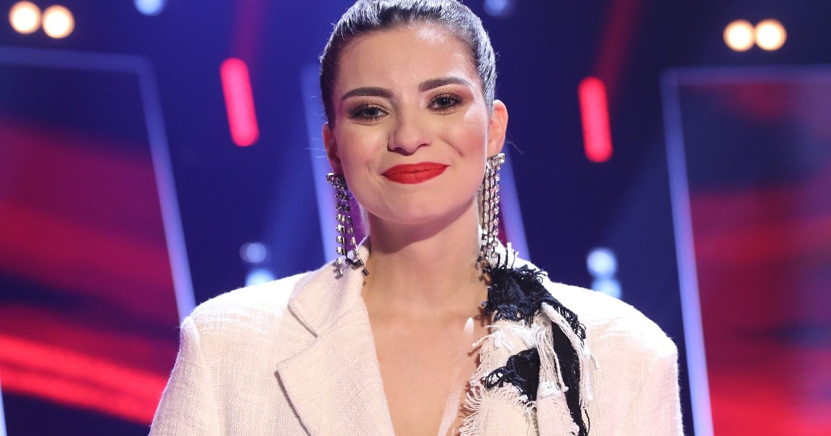 Elena Bozian de la “Vocea României” lucrează la Dacia