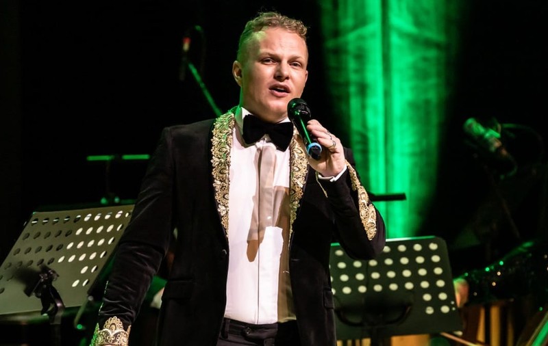 Tenorul ŞTEFAN von KORCH în concert crossover şi recital de muzică franceză, în luna iulie, la Sala Dalles