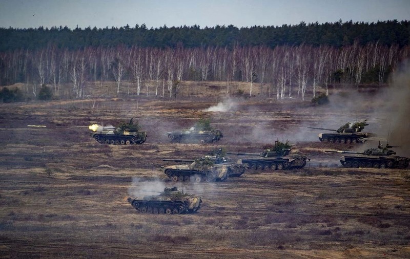 Vladimir Putin a dispus înființarea unor centre militare comune cu Belarusul