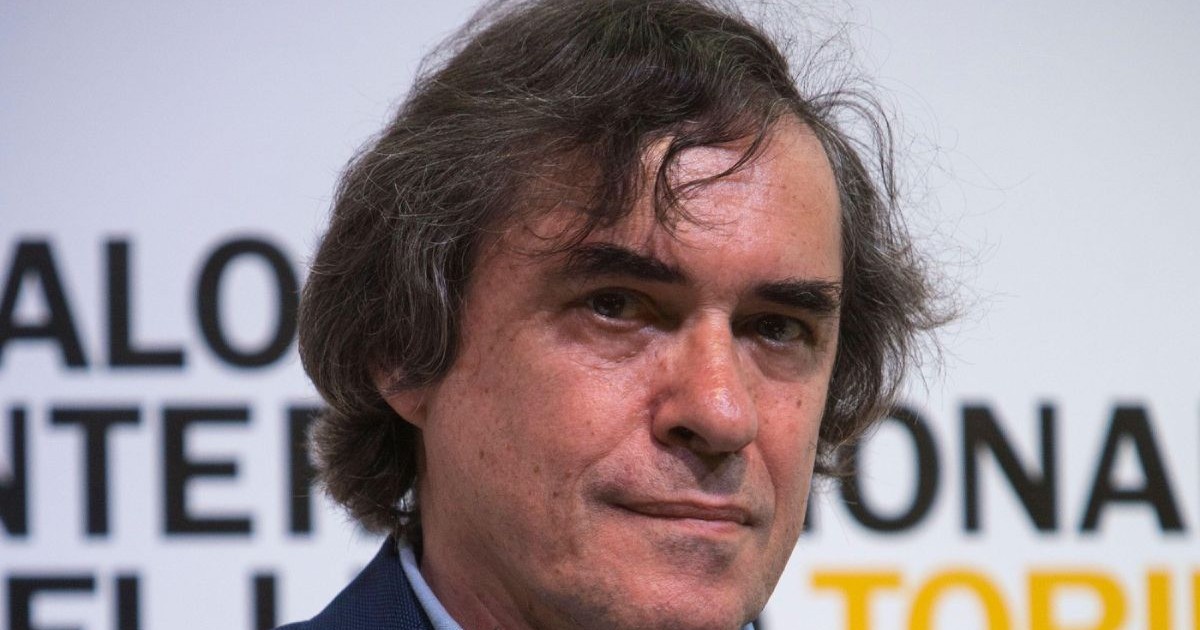 Imagine prim plan scriitorul Mircea Cărtărescu