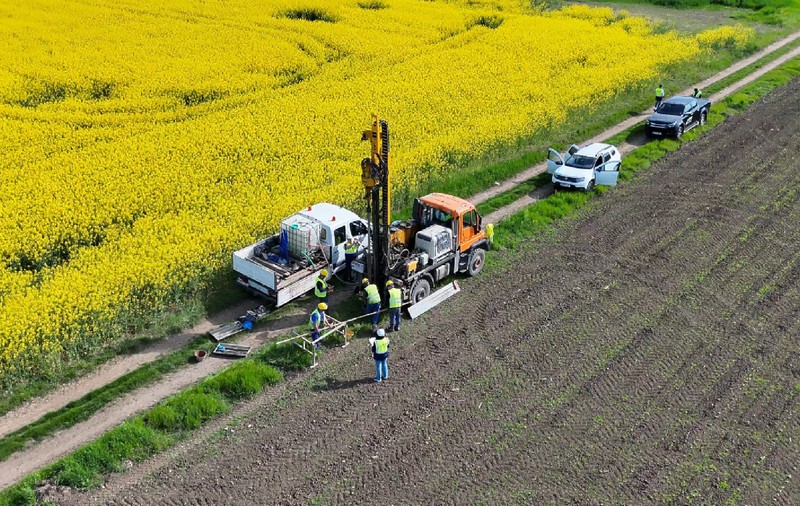 Au început forajele pentru autostrada Ploiești - Brașov: unde au intrat primele utilaje pe teren