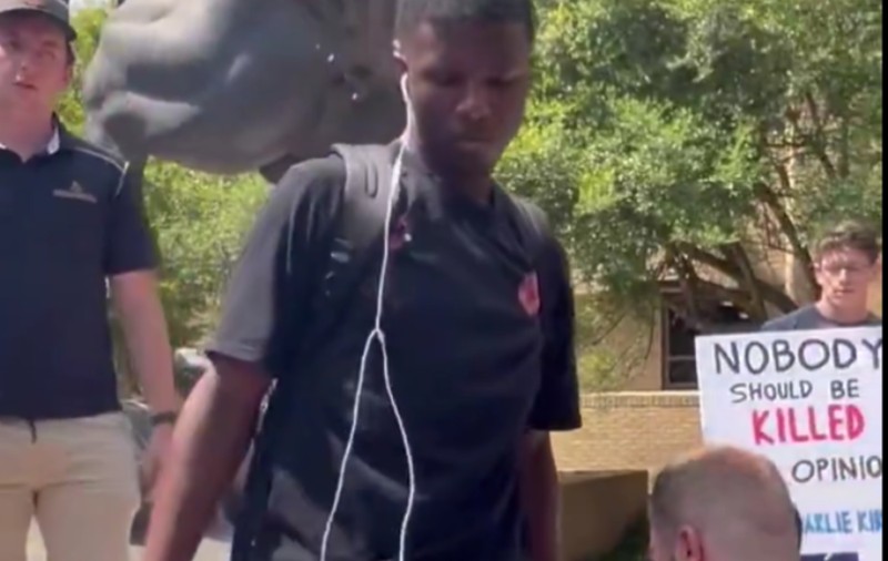 Student din Texas, filmat parodiind uciderea lui Charlie Kirk, a stârnit un val de furie pe internet