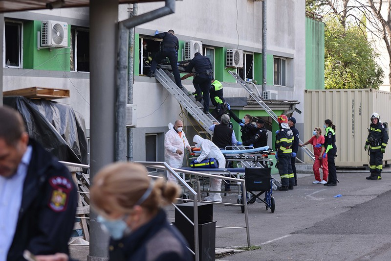 Vineri dimineața, în urma unui incendiu declanșat în secția ATI a Spitalului de Boli Infecțioase din Constanța, au decedat 7 pacienți