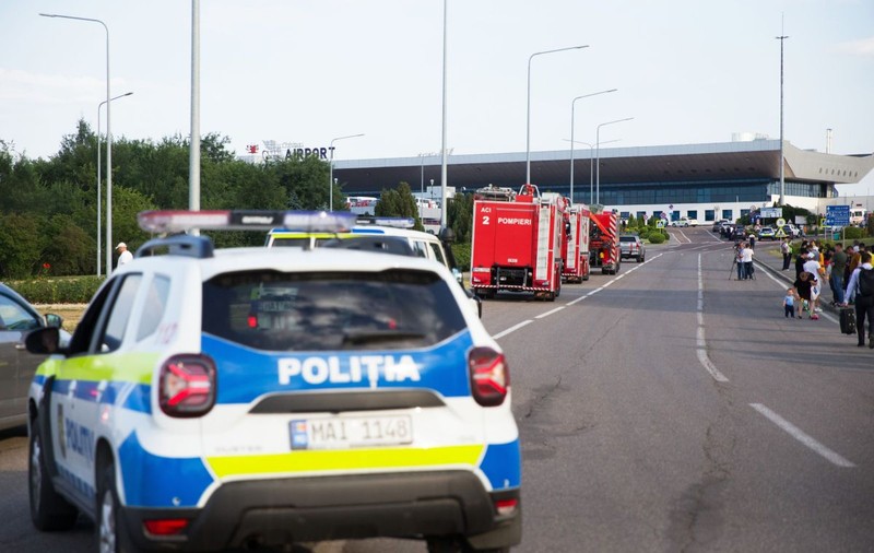 O mașinuță de jucărie cu un dispozitiv explozibil a fost descoperită într-un colet pe aeroportul din Chișinău
