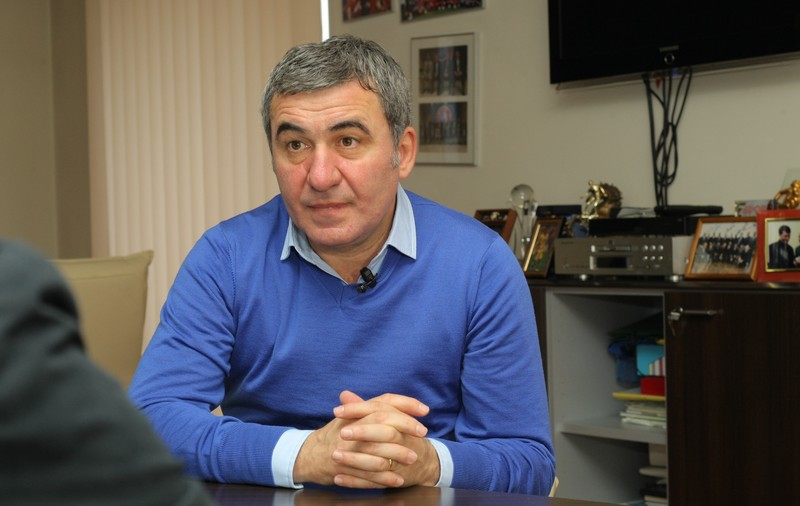 SEMNUL DIVIN apărut la naşterea lui Hagi: ^"Va fi om mare şi va sta pe un munte de bani". Cine a făcut predicţia chiar în urmă cu fix 50 de ani
