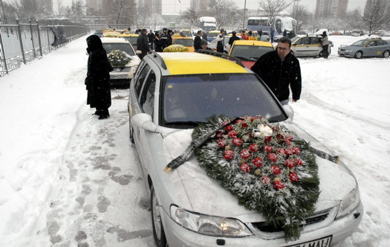 Taximetristul ucis a fost înmormântat 
