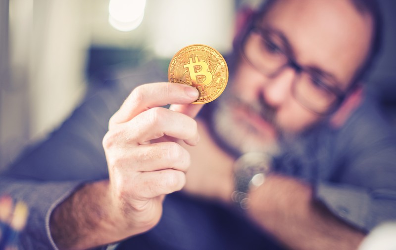 Dacă ai bitcoin, „pregătește-te să pierzi toți banii”! Dacă totuși câștigi ceva, statul își așteaptă zeciuiala