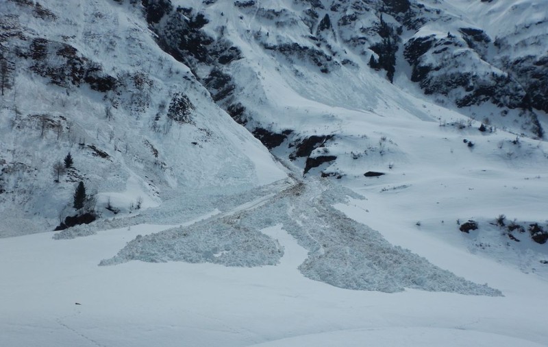 Trei avalanșe în 24 de ore, în cea mai populară zonă de schi din Austria. Opt oameni au murit