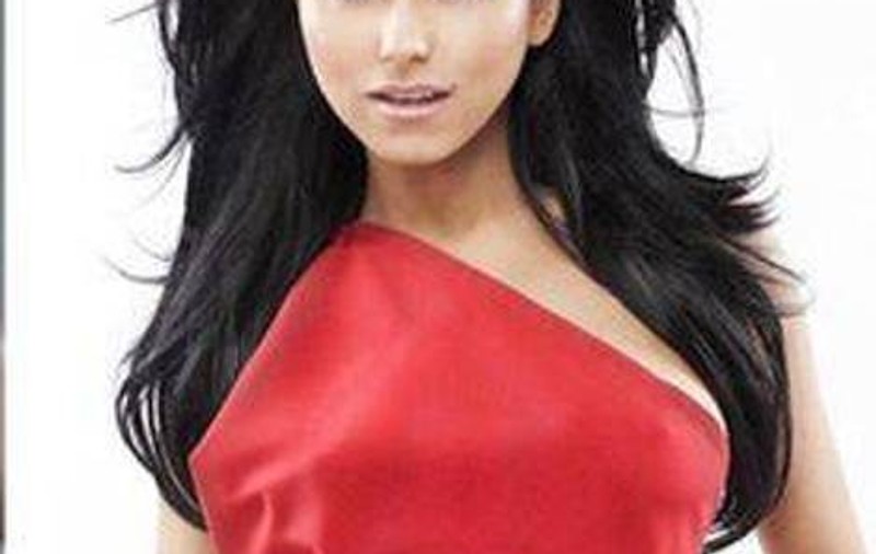 Inna va cânta două melodii înaintea meciului România - Franţa