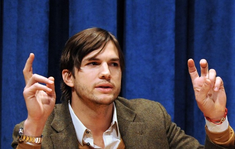 Ashton Kutcher îşi vinde casa, iar banii încasaţi se duc către nevoiaşi