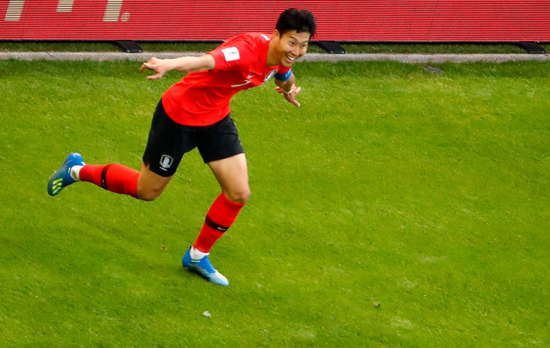 UPDATE A scăpat de Armată fiindcă a cucerit trofeul! Fotbalistul Heung-min Son, de la Tottenham, era obligat să câştige medalia de aur la Jocurile Asiei pentru a evita serviciul militar