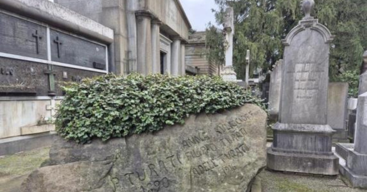cimitirul central din Milano