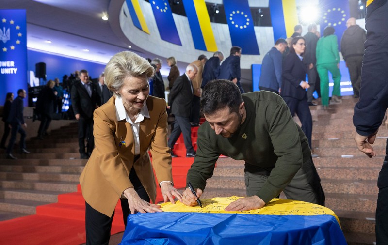 Paragraful introdus „la insistențele României” în declarația UE-Ucraina, semnată la Kiev