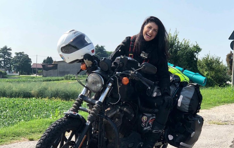 Tânăra din Vaslui care face înconjurul lumii pe motocicletă. Elena Axinte: „Voi merge unde mă vor chema și unde voi fi iubită”