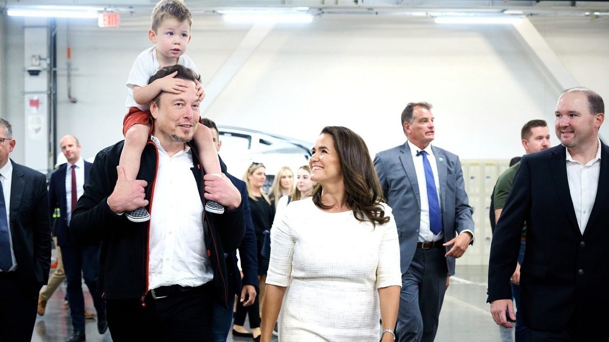 Elon Musk Meets with Hungarian President at Tesla Factory, Austin, Texas - 27 Sep 2023
