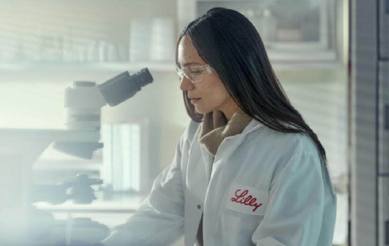 Gigantul farmaceutic Eli Lilly raportează venituri de 23 de miliarde de dolari în al doilea trimestru din 2026, propulsat de tratamentele pentru obezitate și diabet