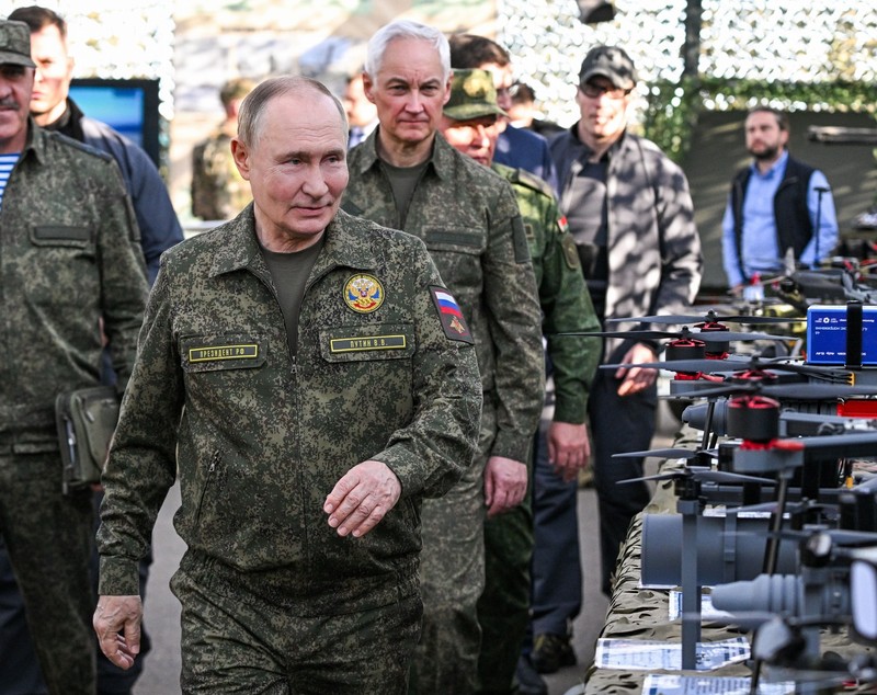 Vladimir Putin, apariție neobișnuită la finalul manevrelor militare Zapad 2025: „Inamicul a fost înfrânt”