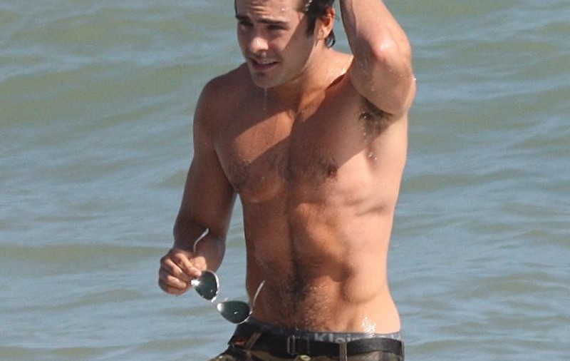 NIMENI nu A BĂNUIT CĂ TRECE prin AŞA CEVA! VEZI COŞMARUL cu care S-A CONFRUNTAT ZAC EFRON anul acesta!