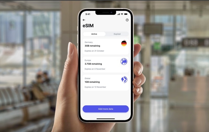 Revolut vrea să devină operator neconvențional de telefonie. Compania va lansa servicii eSIM din 25 martie, românii pot avea internet când pleacă în vacanțe în afara UE