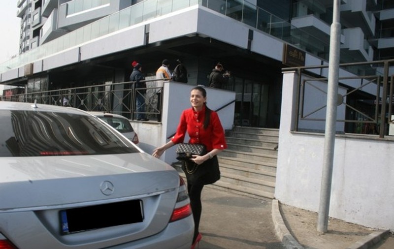 PREMIERĂ! Monica Gabor are oaspeţi-surpriză! Judecătorii care decid cu cine stă Irinuca îi vor inspecta locuinţa