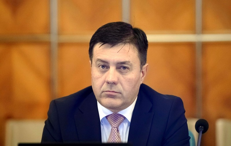 Ministerul Economiei cere clarificarea situaţiei directorului general al ROMARM, Gabriel Ţuţu