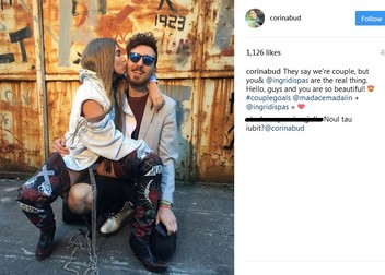Corina Bud a întrecut orice limită. S-a pozat cu picioarele desfăcute, în braţele unui bărbat misterios.