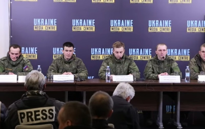 Soldat rus capturat de ucraineni, într-o conferință de presă: „Copii și bunici mor aici din cauza unui Putin care ne minte. Oprește războiul, tovarășe președinte!”