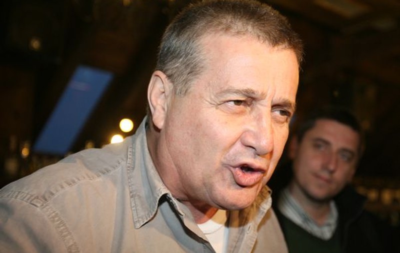 Mircea Dinescu, la spital după ce a făcut accident de mașină