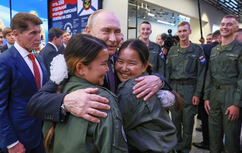 Răspunsul lui Putin, după ce a fost făcut „cel mai rău criminal de război din zilele noastre” de cancelarul german Friedrich Merz