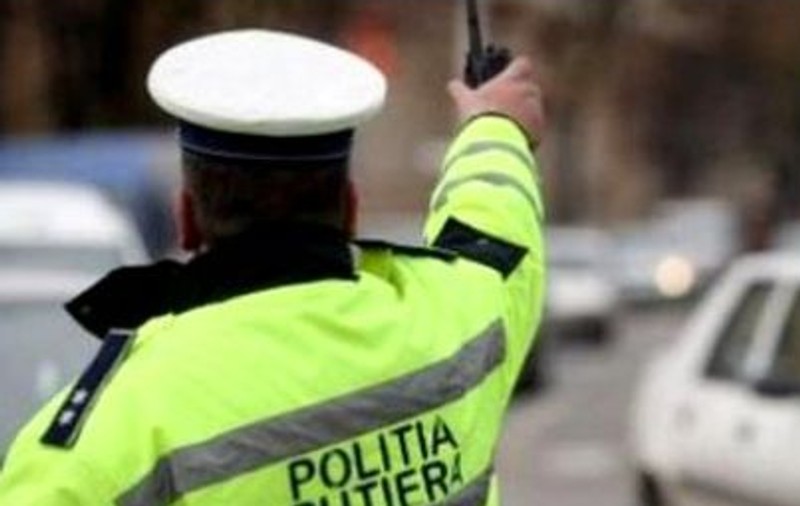 Un buzoian a fost prins conducând cu 193 km/h. A fost amendat cu 1.305 lei