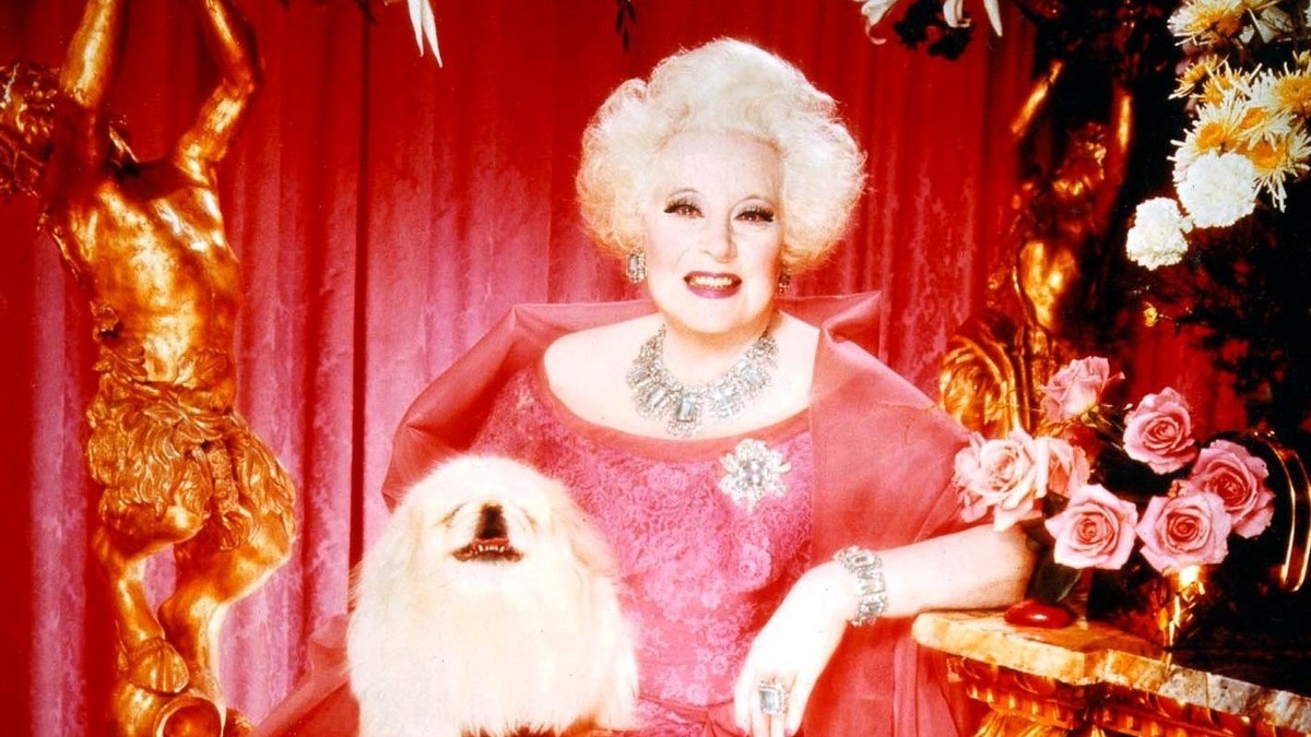 Dame Barbara Cartland, născută la 9 iulie 1901