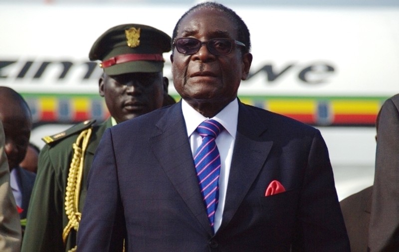 Robert Mugabe, fostul dictator din Zimbabwe, declarat ”erou național” de către președintele țării