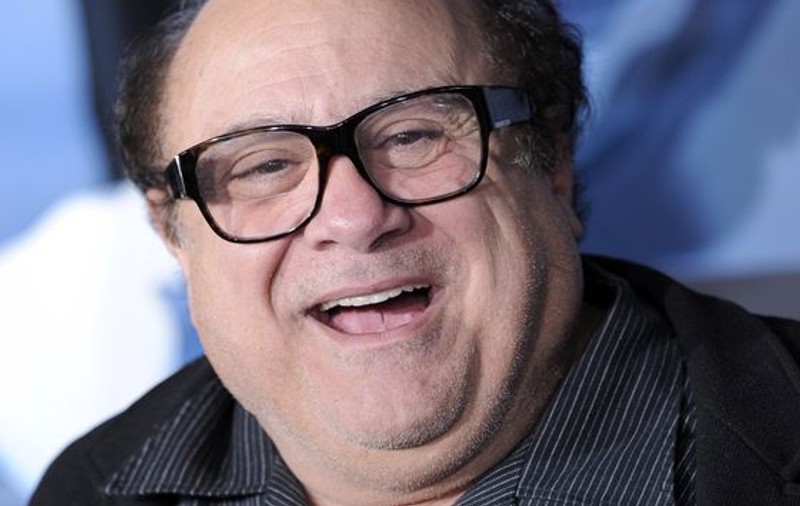 Danny DeVito nu suportă să-şi privească faţa în oglindă