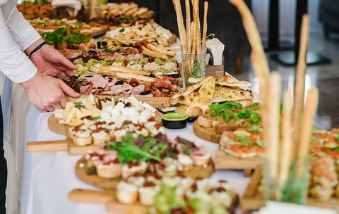 masa protocol mancare foto envato