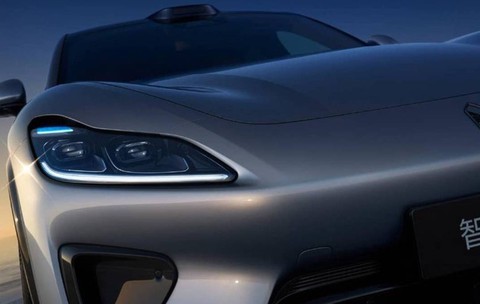 „Ferrari-ul chinezesc” cu 594 CP și o autonomie electrică de 852 km va avea un preț de 35.100 de euro. Sursă foto: AutoBlog/ X