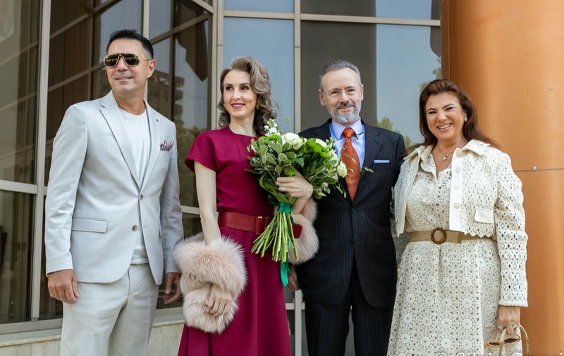 Imagini noi de la cununia civilă a lui Mihai Albu cu Elena Nechifor. Mireasa nu s-a putut abține și a izbucnit în lacrimi