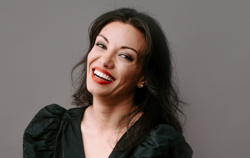 Cum funcționează terapia prin jurnal. Alexandra Bădiță, expert: „Uneori e suficient să-ți oferi cinci minute să te conectezi cu tine, să-ți scrii recunoștința sau un gând care ți se repetă în minte”
