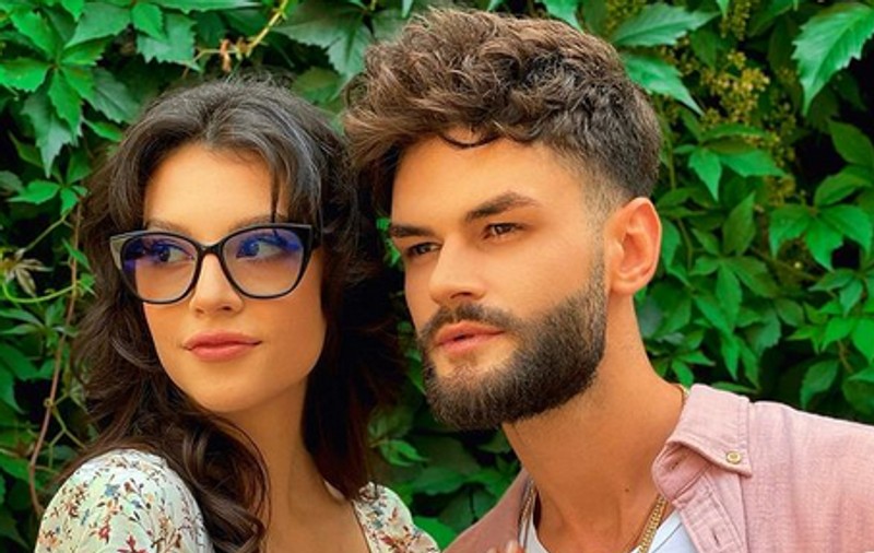Pavel Stratan, în lacrimi la nunta fiicei sale. Artistul nu și-a putut stăpâni emoțiile, atunci când a condus-o pe Cleopatra la altar