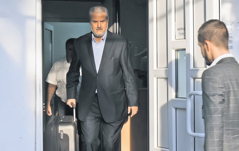 Adrian Năstase este un om liber