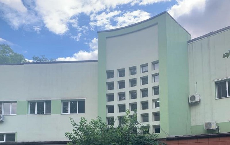 Trei pacienți cu COVID-19, internați în secția ATI a Spitalului „Marius Nasta”, au infecții nosocomiale