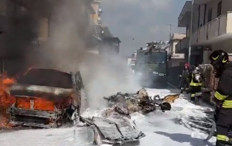 Două avioane militare s-au ciocnit în zbor, lângă Roma. Unul dintre ele s-a prăbușit într-o zonă de locuințe