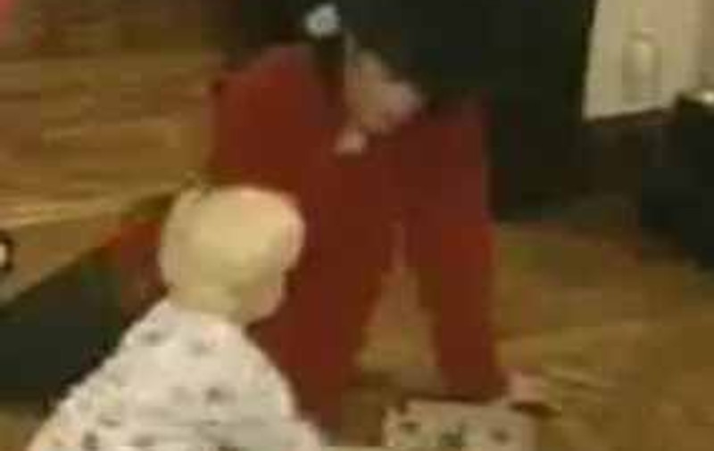 Video / Michael Jackson era un tată devotat