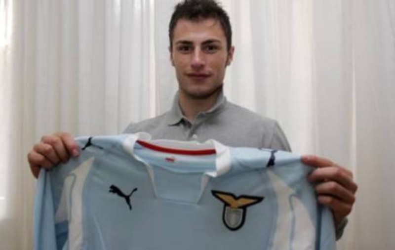Manchester City şi Arsenal se bat pe Radu Ştefan