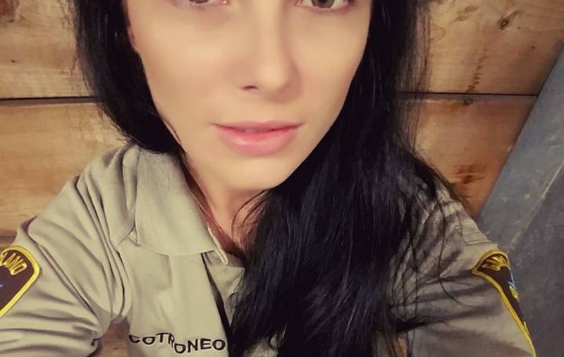 O femeie din Sălaj a ajuns şerif în SUA! "Deţinuţii mi s-au adresat în toate modurile"