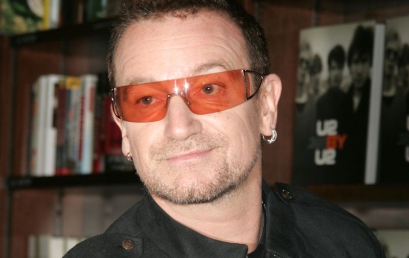 Bono militează pentru drepturile ţiganilor 