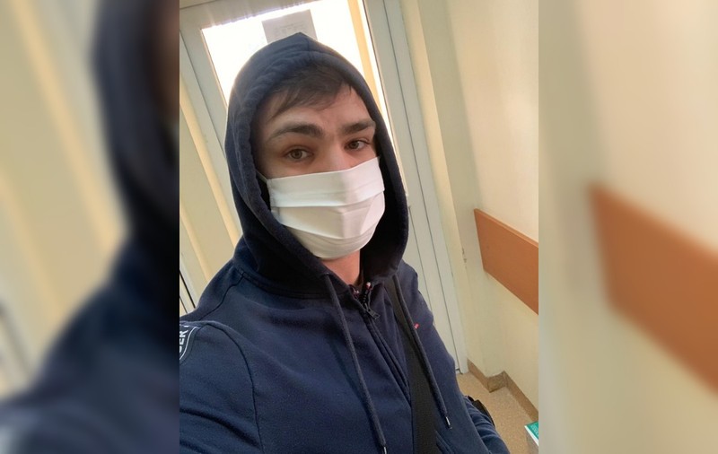 Tânărul asimptomatic din Neamț a scăpat de COVID-19 după 48 de zile și a ajuns acasă, la familie: „Mă simt minunat, ca în paradis”