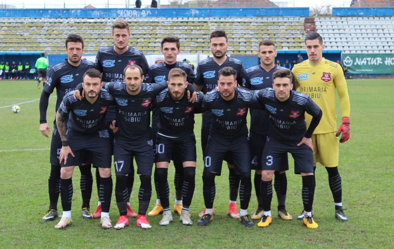 Sfaturi pentru jucătorii de la Hermannstadt Sibiu pentru a pune mâna pe trofeul Cupei României: ”Noi așa am făcut!”. Cum a învins Arieșul Turda pe Rapid în 1961