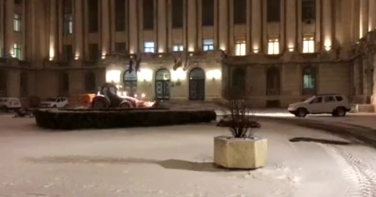 Un plug curăță intrarea de la MAI